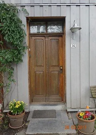 Haus Unter Der Linde